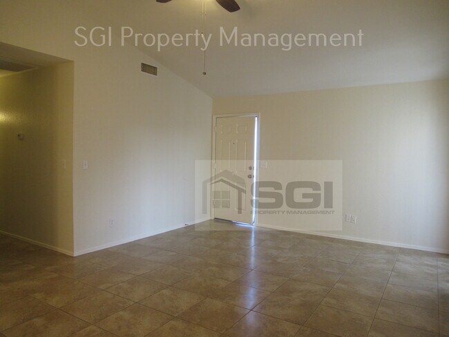 8725 W Bluefield Ave Peoria, AZ 85382 photo 3
