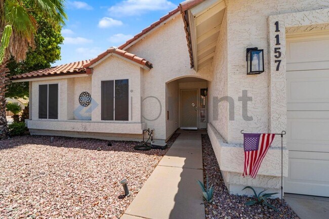 1157 E Encinas Ave photo 4
