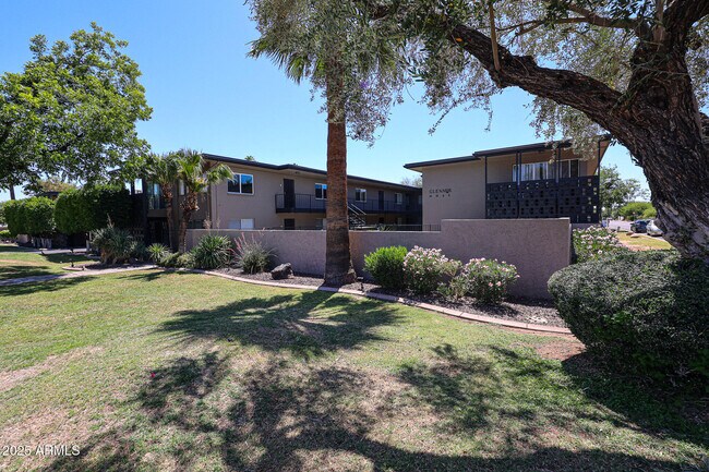6544 N 12th St Phoenix, AZ 85014