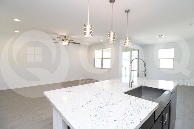 17694 W Pinnacle Vista Dr Surprise, AZ 85387 photo 5