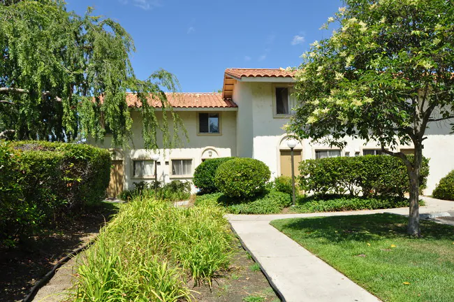 Mira Loma Apartments photo 5