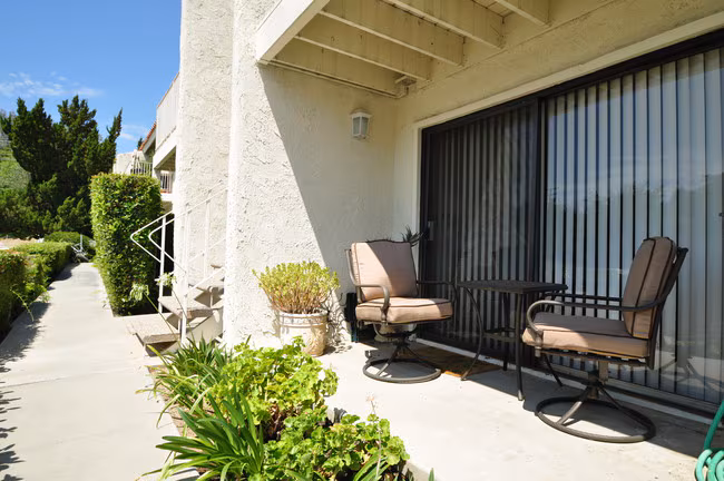 Mira Loma Apartments photo 2