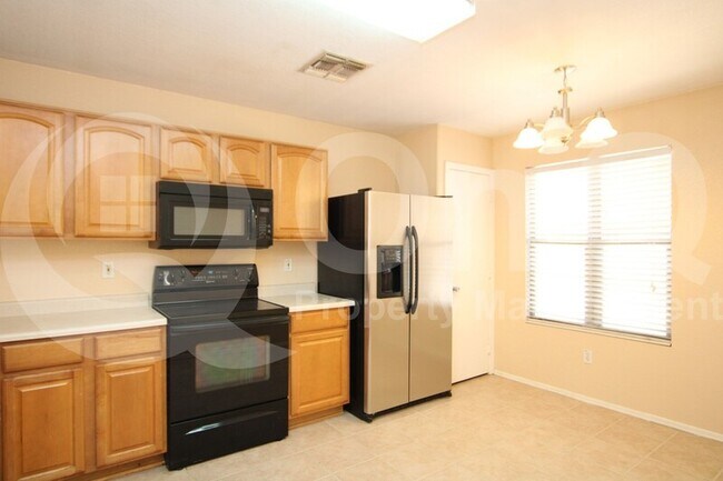 702 S Concord St Gilbert, AZ 85296 photo 2