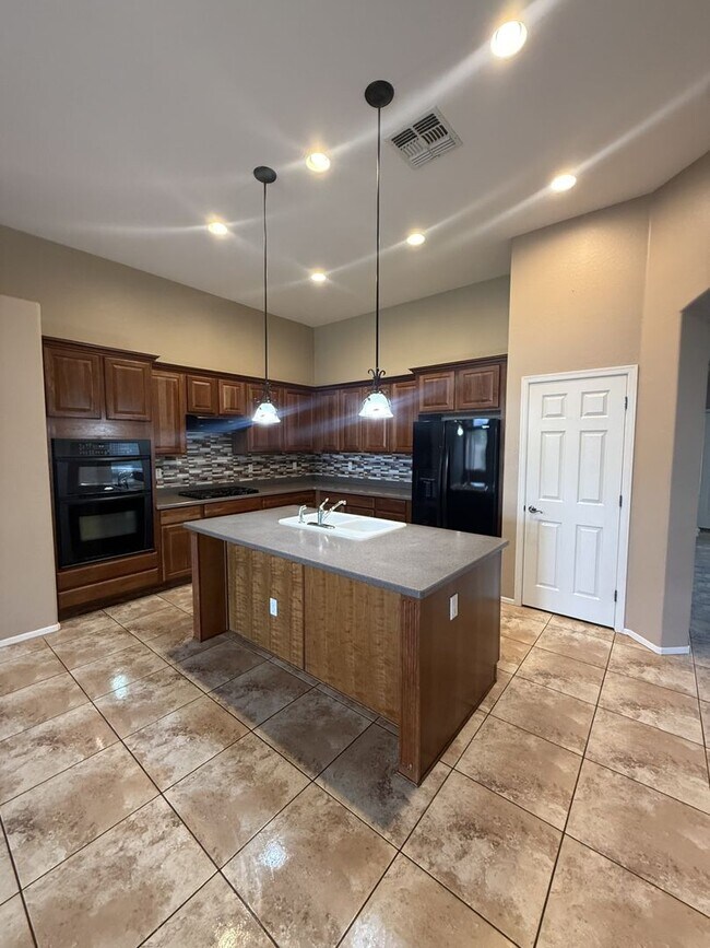 22165 Celtic Ave Maricopa, AZ 85139 photo 5