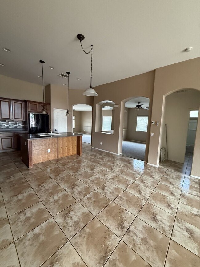 22165 Celtic Ave Maricopa, AZ 85139 photo 3