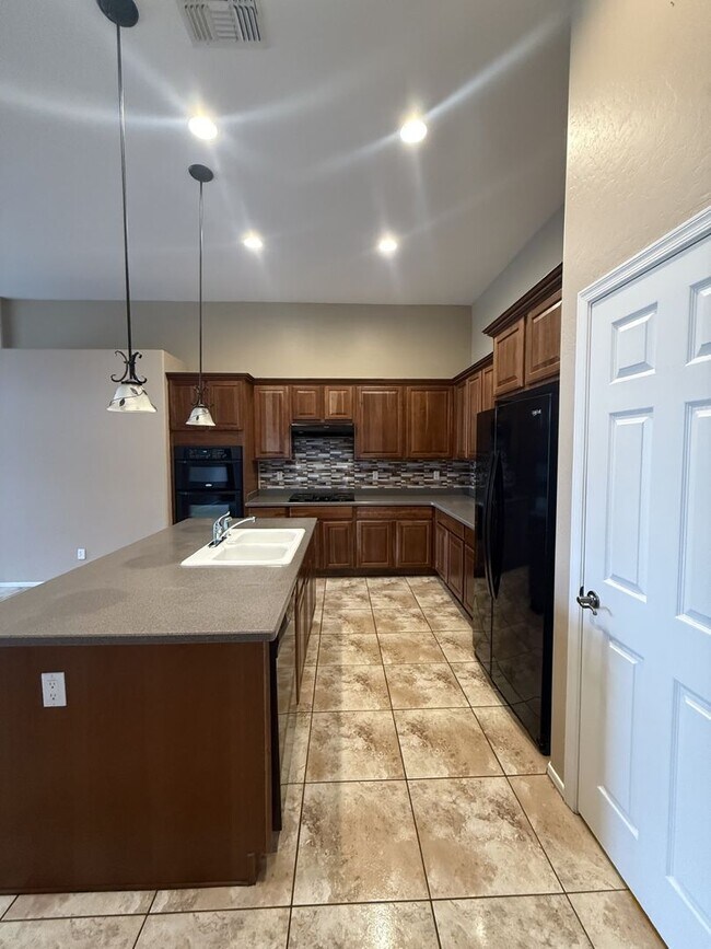 22165 Celtic Ave Maricopa, AZ 85139 photo 4