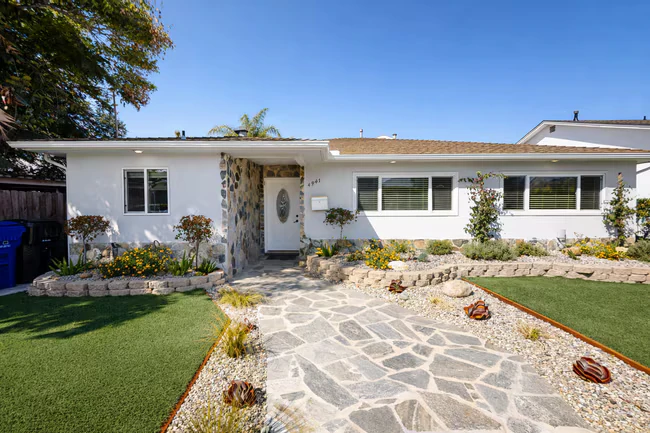 4941 Gary St San Diego, CA 92115
