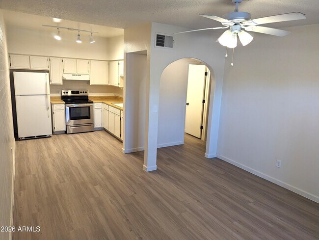 1343 W 3rd St photo 4