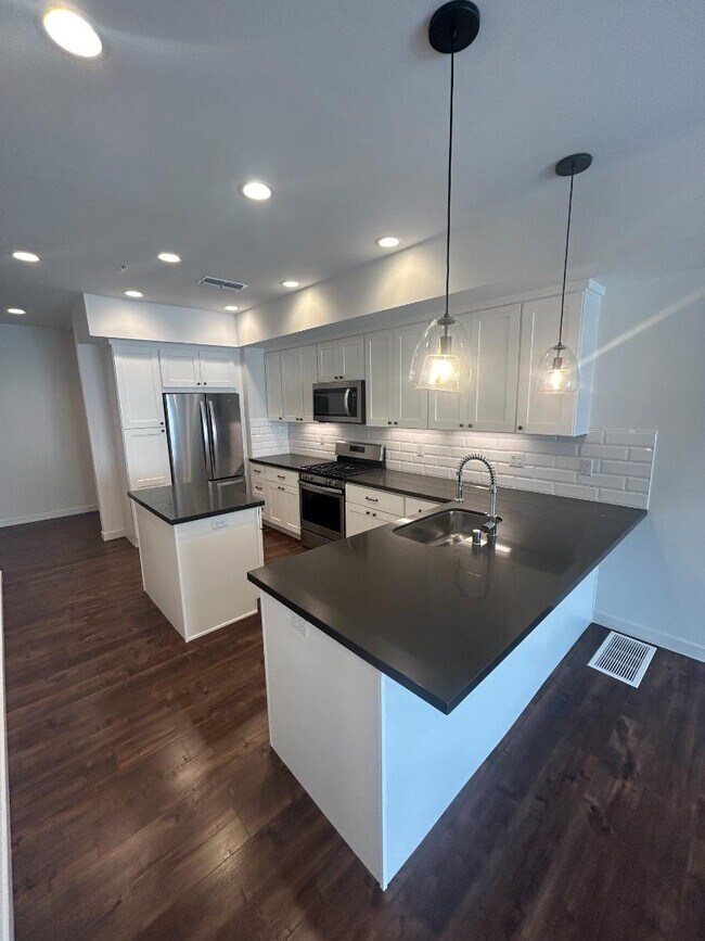 4100 Voltaire St San Diego, CA 92107