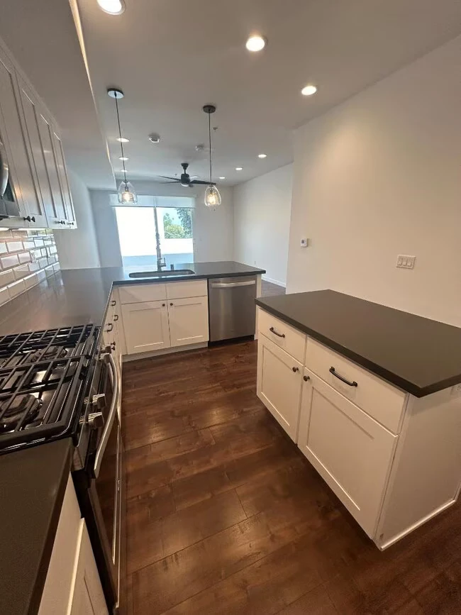 4100 Voltaire St San Diego, CA 92107 photo 2