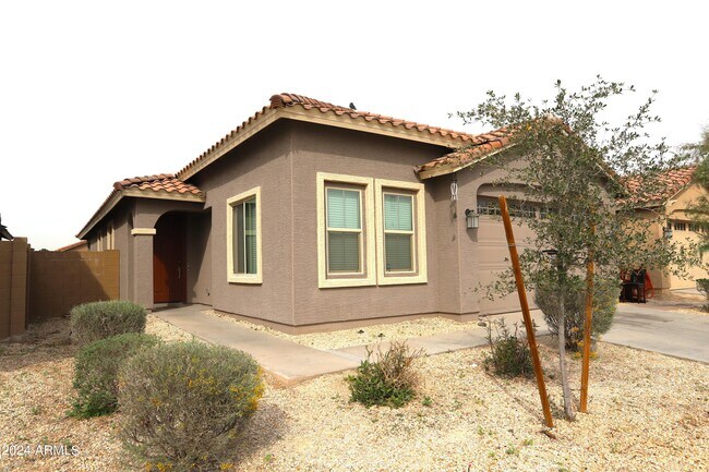 3830 S 64th Dr Phoenix, AZ 85043 photo 2