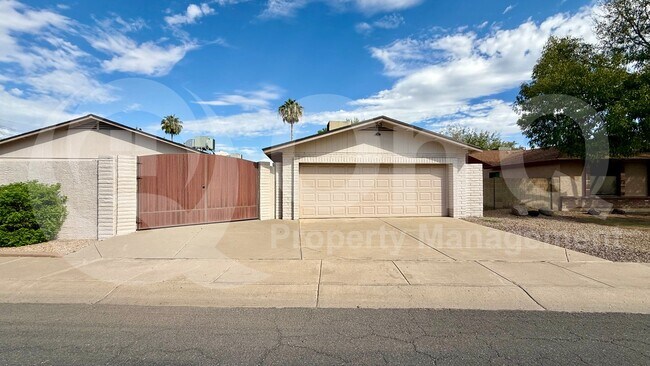 3413 W Kristal Way Phoenix, AZ 85027 photo 2