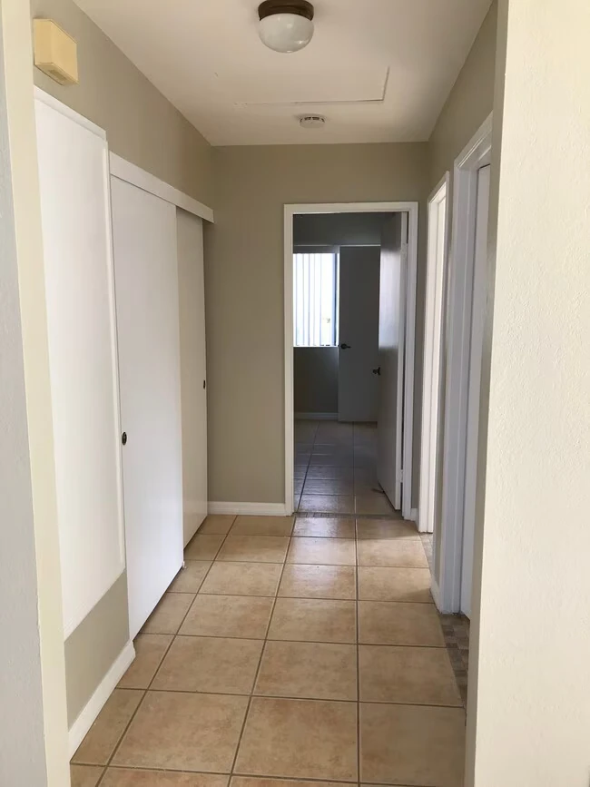 1964 Paseo del Rey Vista, CA 92084 photo 4