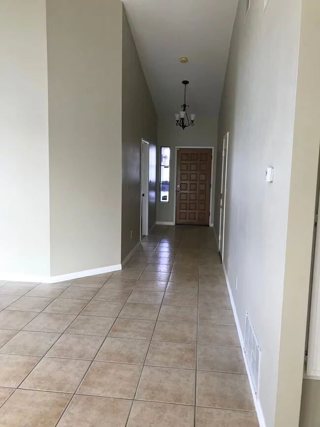 1964 Paseo del Rey Vista, CA 92084 photo 2