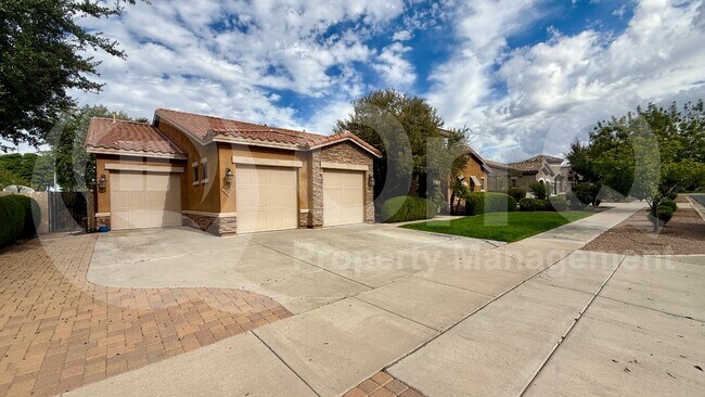 20160 E Stonecrest Dr Queen Creek, AZ 85142 photo 2