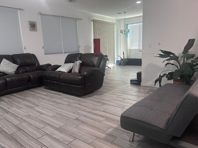 6003 W Camino San Xavier Glendale, AZ 85308 photo 3