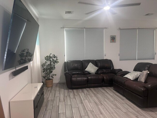 6003 W Camino San Xavier Glendale, AZ 85308 photo 2