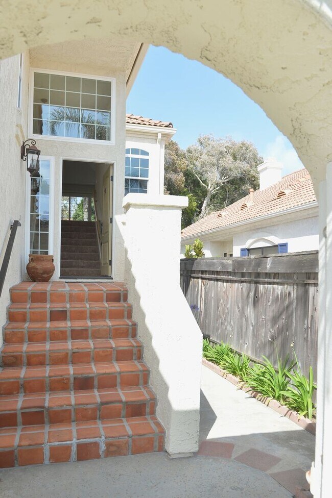 37 Port Royale Rd Coronado, CA 92118 photo 2