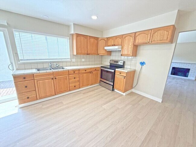 1768 Loch Ness Way San Jose, CA 95121 photo 3