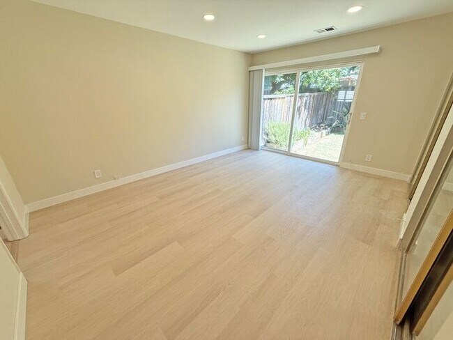 1768 Loch Ness Way San Jose, CA 95121 photo 5