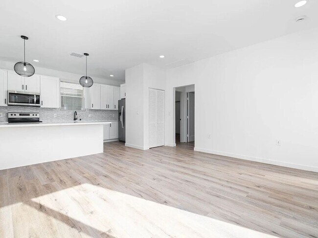 3744 Via De La Bandola San Diego, CA 92173