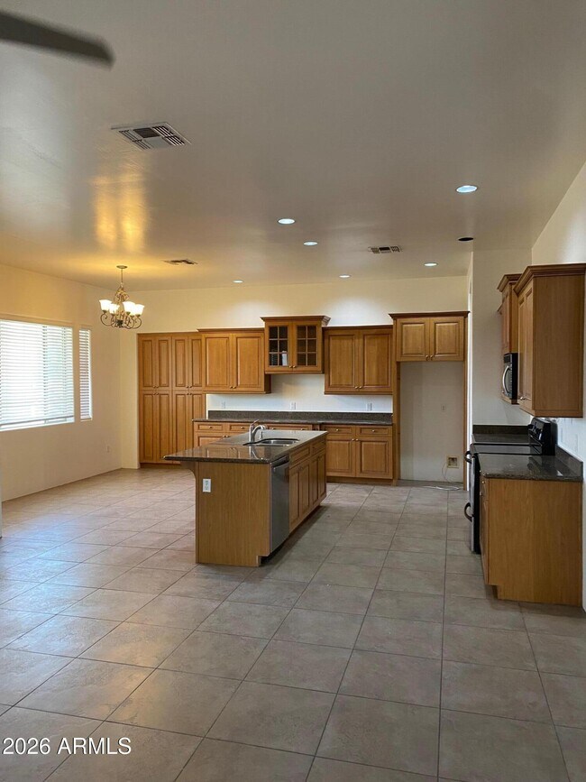 2433 W Desert Hills Estate Dr photo 5