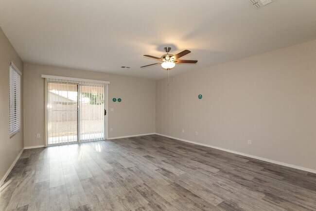 24620 N 38th Ln Glendale, AZ 85310 photo 4