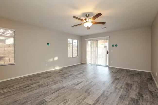 24620 N 38th Ln Glendale, AZ 85310 photo 3