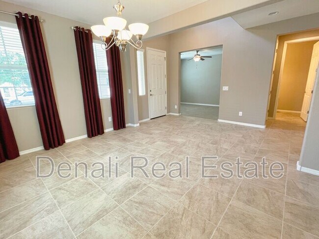 14872 W Voltaire St Surprise, AZ 85379 photo 5