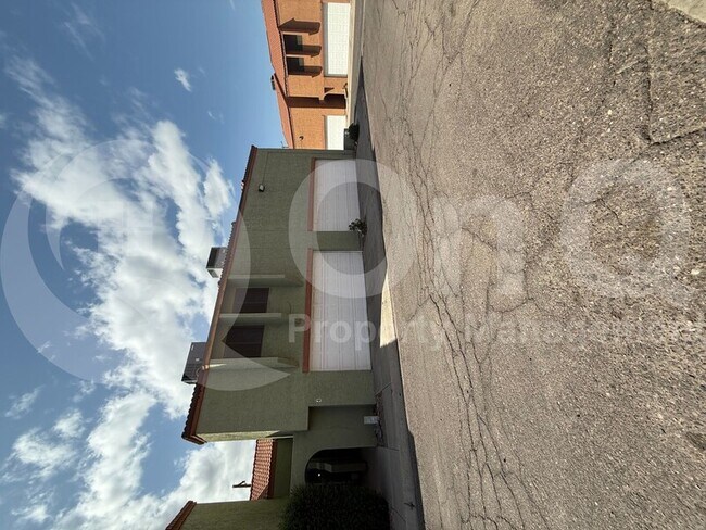 2202 W Glenrosa Ave Phoenix, AZ 85015 photo 2