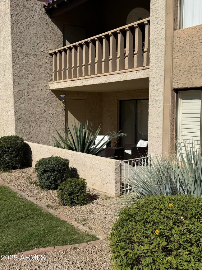 8649 E Royal Palm Rd Scottsdale, AZ 85258 photo 3