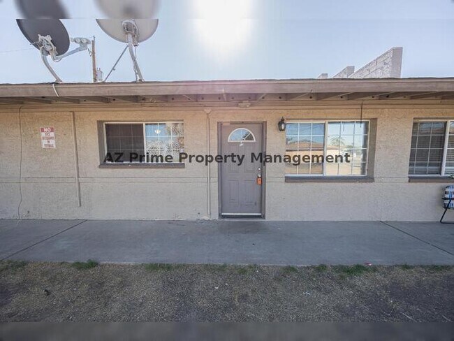 7101 N 36th Ave Phoenix, AZ 85051 photo 2