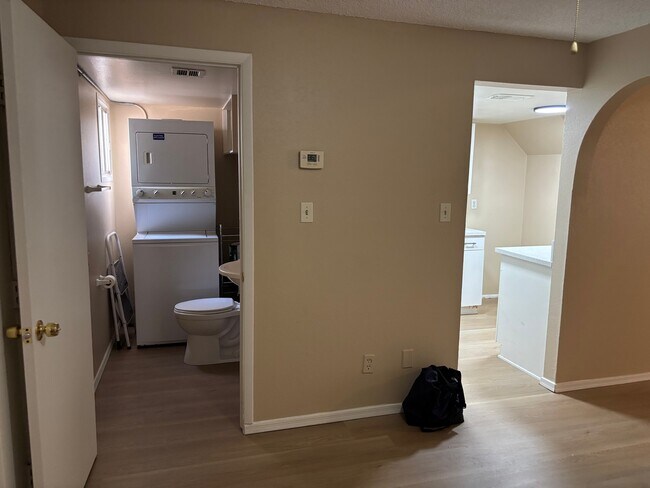 7130 W Hazelwood St Phoenix, AZ 85033 photo 4