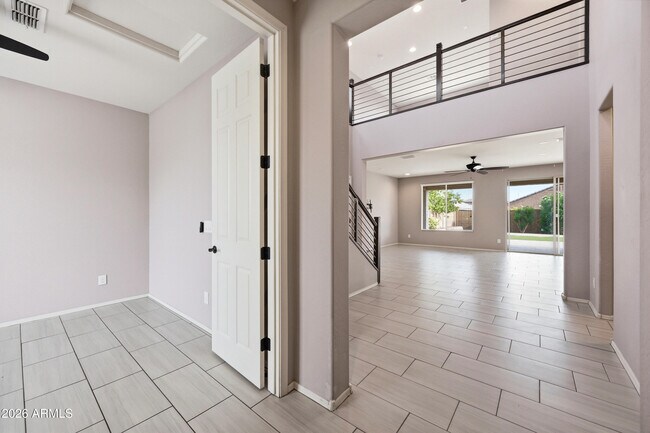 9559 W Fallen Leaf Ln Peoria, AZ 85383 photo 2