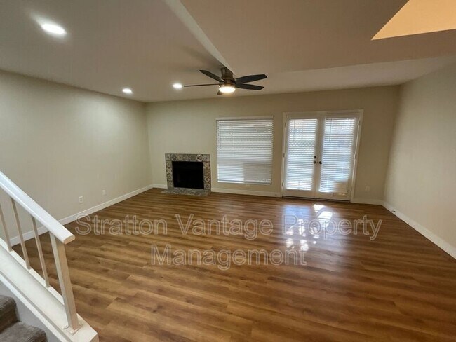815 E Grovers Ave Phoenix, AZ 85022 photo 3