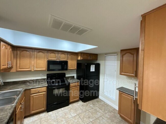 815 E Grovers Ave Phoenix, AZ 85022 photo 5