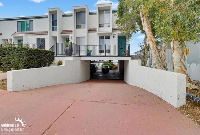 1669 Guy St San Diego, CA 92103