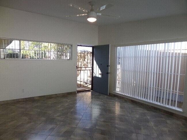 7991 Normal Ave La Mesa, CA 91941 photo 2