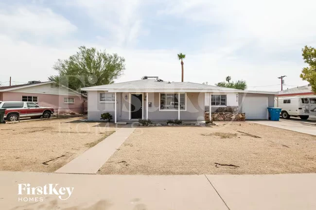 2919 W Seldon Ln Phoenix, AZ 85051 photo 2