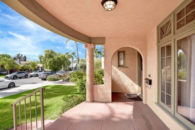 4725 Kensington Dr San Diego, CA 92116 photo 2