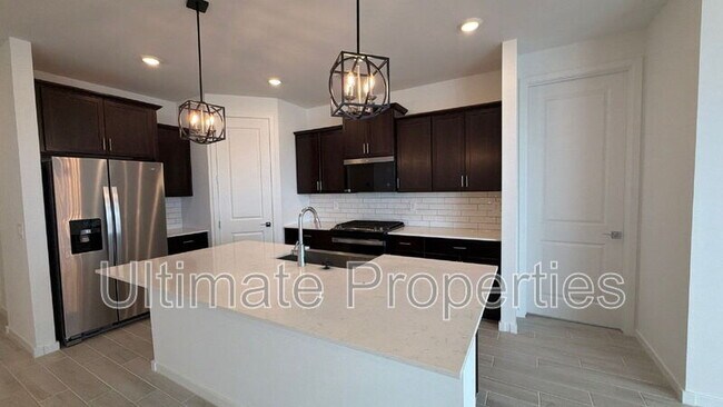 17875 W Washington St photo 3