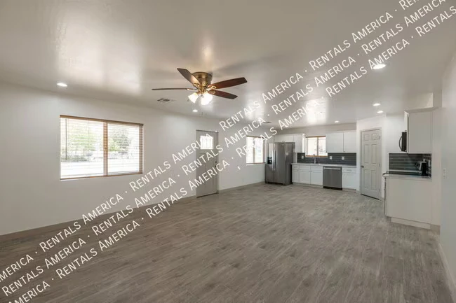 801 E 2nd St Casa Grande, AZ 85193 photo 3