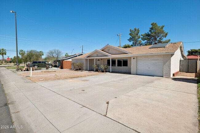 7 S Catalina St Gilbert, AZ 85233 photo 4