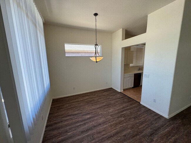 4709 E Prickly Pear Trail Phoenix, AZ 85050 photo 4