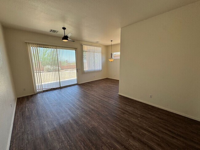 4709 E Prickly Pear Trail Phoenix, AZ 85050 photo 3