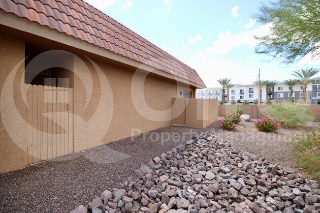 20236 N 6th Dr Phoenix, AZ 85027 photo 4