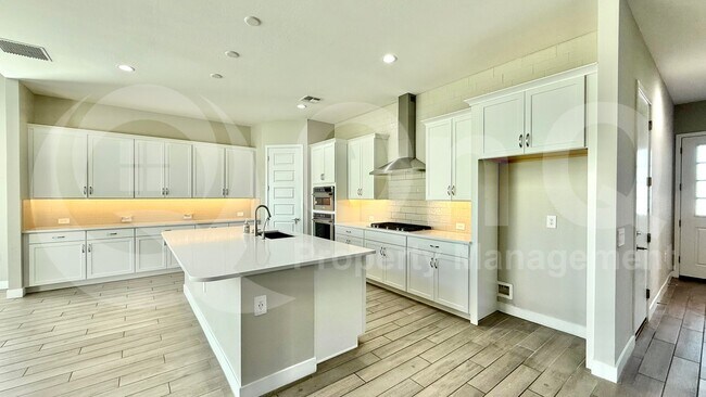 10520 W Quail Ave Peoria, AZ 85382 photo 4