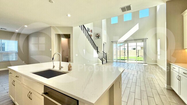10520 W Quail Ave Peoria, AZ 85382 photo 5