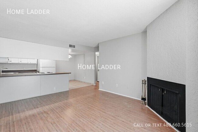 3002 N 70th St Scottsdale, AZ 85251 photo 2