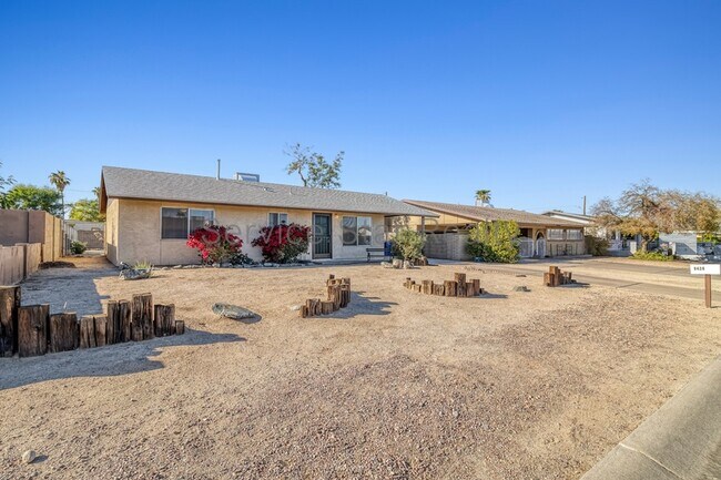 8424 S 9th St Phoenix, AZ 85042 photo 2